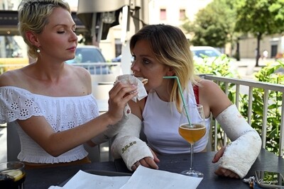 Elena DLAC &amp; Svitlana SAFS - VIDEO 04: Walking in the centre