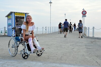 Svitlana DSLWC - VIDEO 04: Wheelchairing on the pier