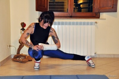 Valentina Medical SATS - VIDEO 05: Help me with these shoes
