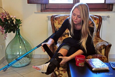 Svitlana Aircast - VIDEO 01: Sprained my poor ankle