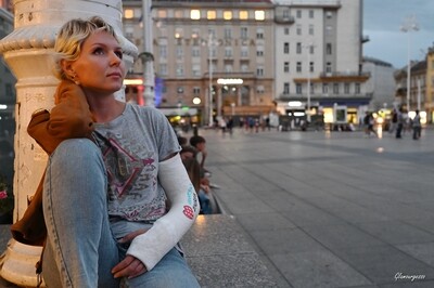 Svitlana LAC - VIDEO 02: Broken arm tourist