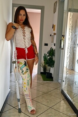 Polina LLC - VIDEO 05: Broken leg housewife