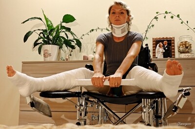 Svitlana DLLC Bar - VIDEO 04: Struggling in wheelchair