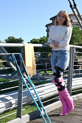 Svitlana Kneebrace - PHOTOPACK