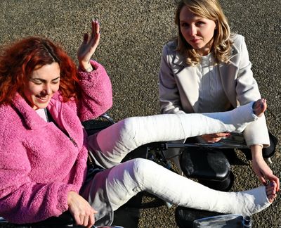 Juliette DLLC - VIDEO 03: Naughty friends on the streets