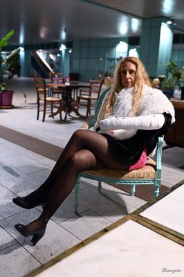Celine SS - VIDEO 07: Showing my legs at the mall