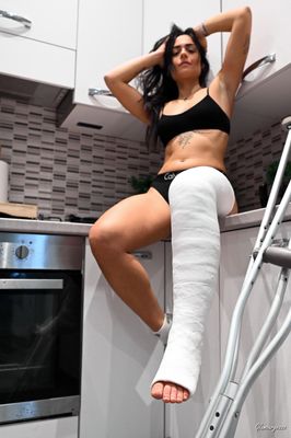 Ilaria M. LLC - VIDEO 01: Freshly casted at home