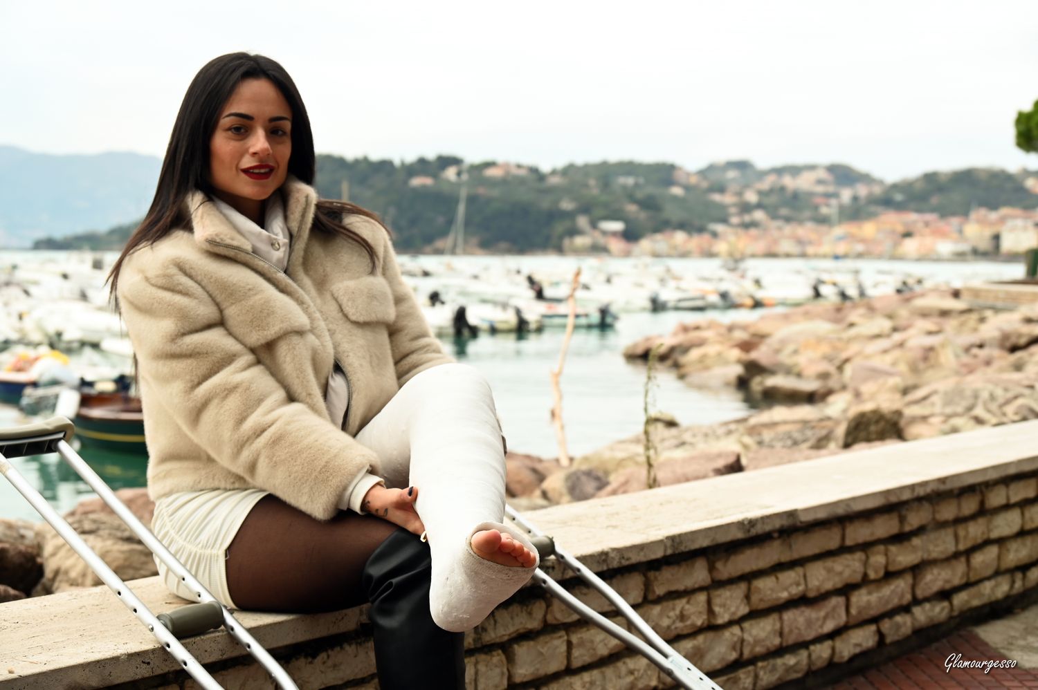 Ilaria M. LLC - VIDEO 03: Crutching on the seafront