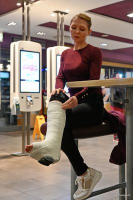 Svitlana SLWC - VIDEO 01: Damn, my foot is broken!