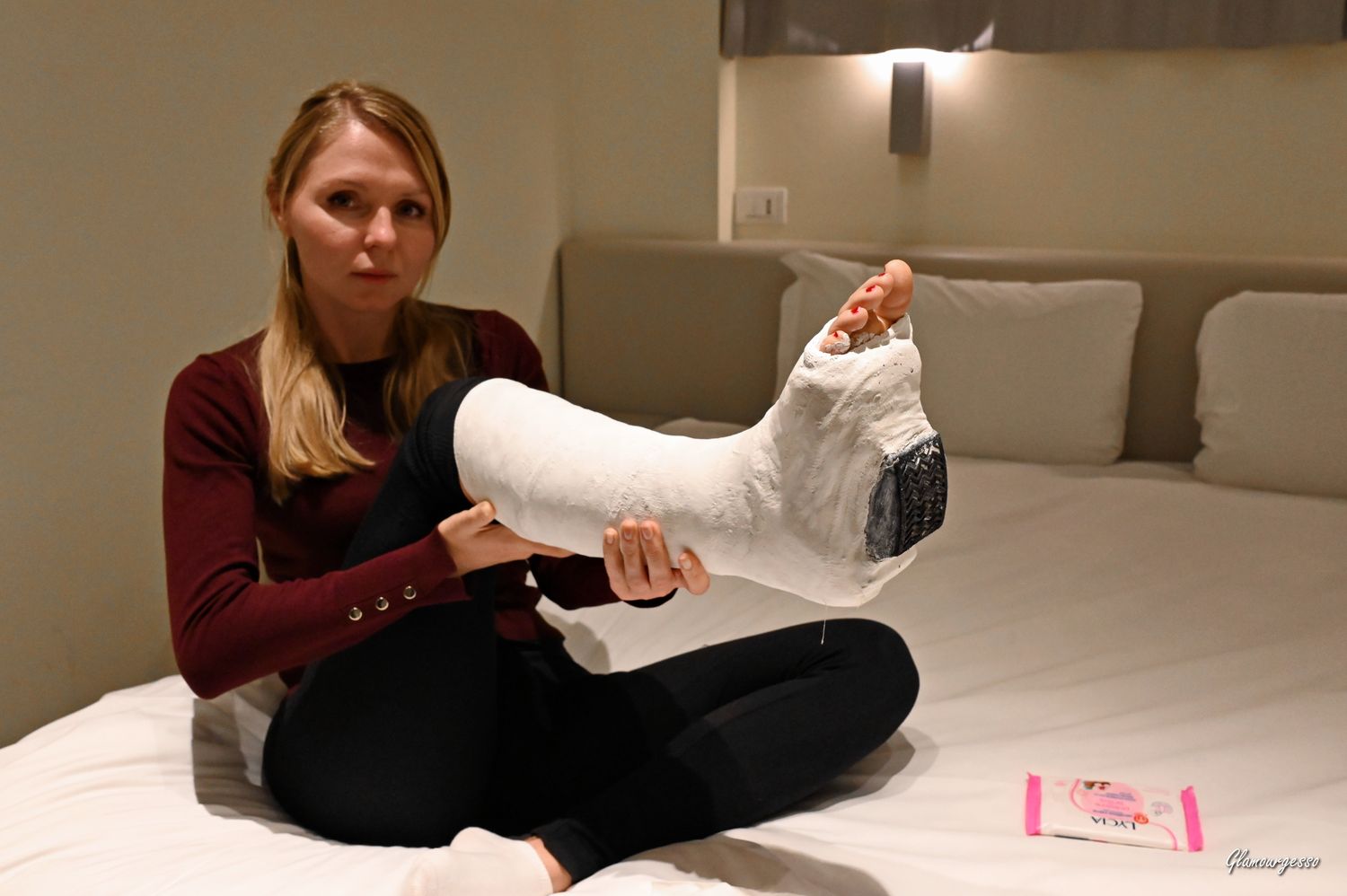 Svitlana SLWC - VIDEO 01: Damn, my foot is broken!