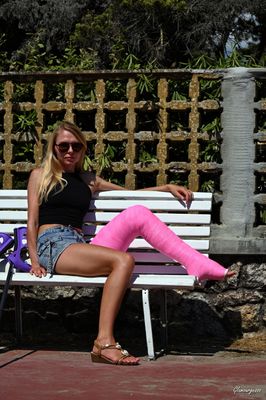 Svitlana Pink LLC - VIDEO 01: Look at my extremely angled ankle