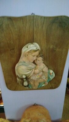 Mutter mit Kind auf Holz