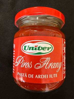 Univer Piros Arany Csipos