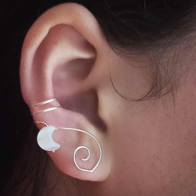 Ear Cuff Pearl Moon No Piercing Single or Pair