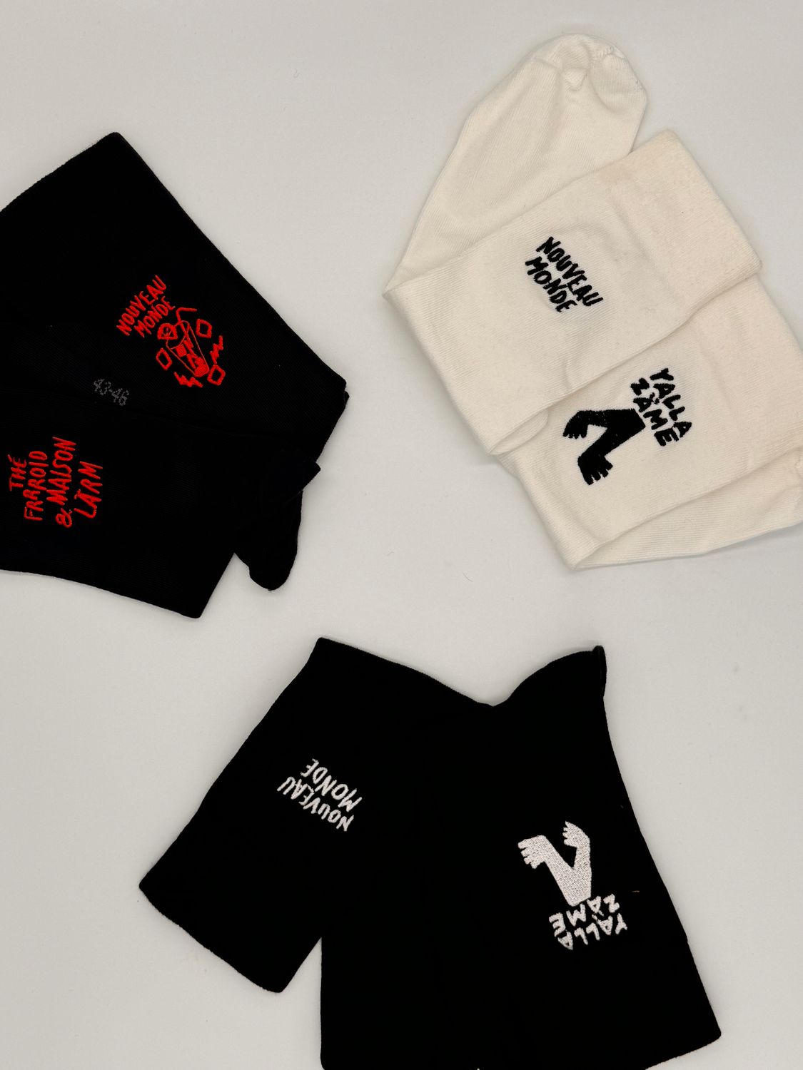 Chaussettes brodées &quot;Yalla Zäme&quot; Blanche - Small