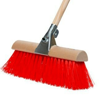 YARD BRUSH COMPLETE WITH HANDLE 14 INCH HIGH QUALITY (6301) P05576
