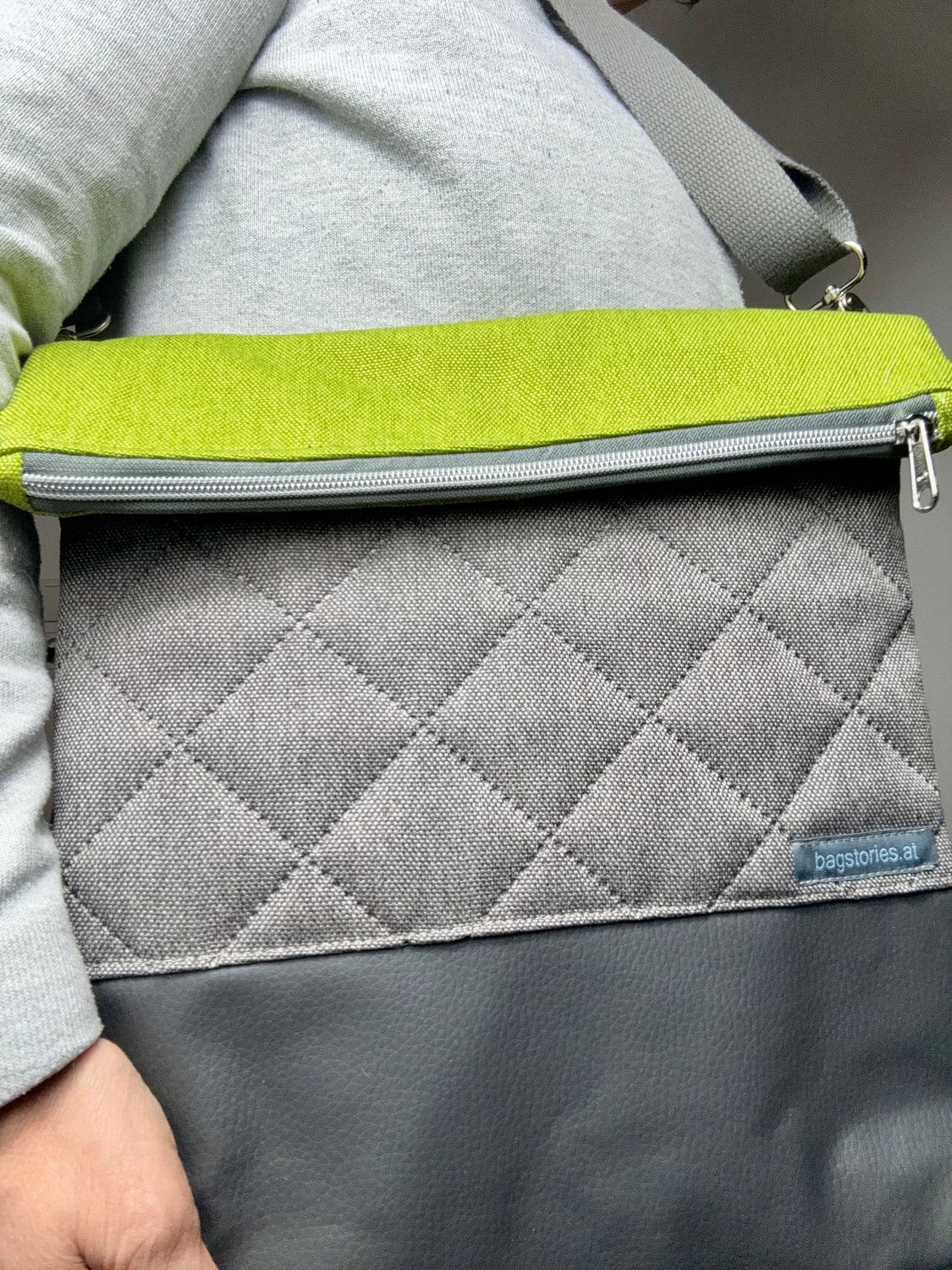 FOLDOVER.bag -apfelgrün/grau