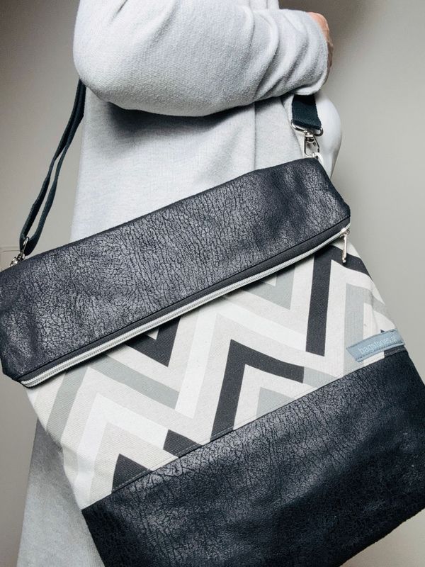 SALE!! FOLDOVER.bag - Zickzack