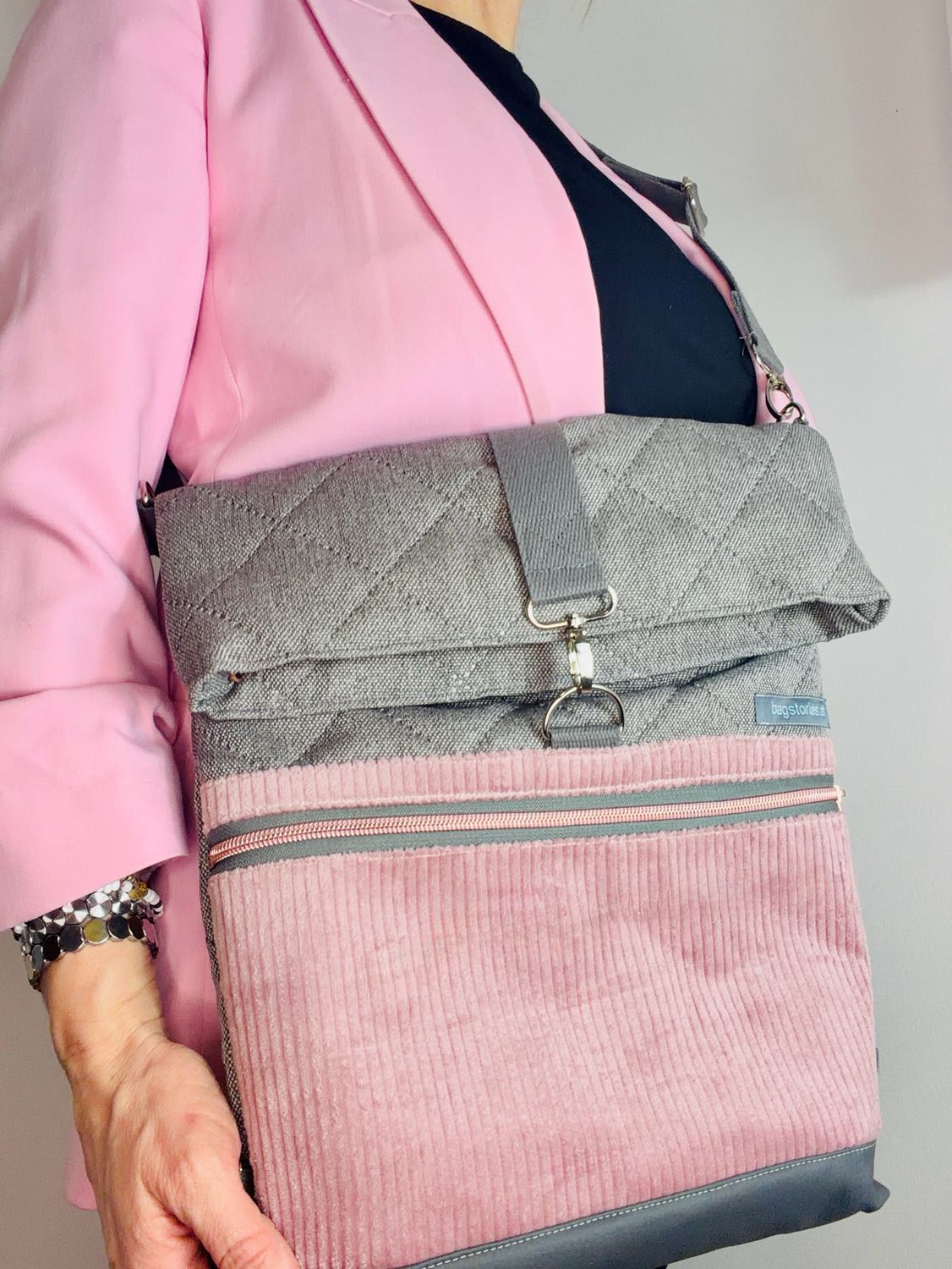 Pfadwandlerin – Roségrau