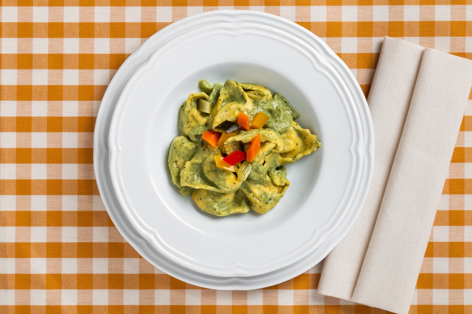 Tortelli con ripieno di robiola e noci Tortelli con ripieno di robiola e noci