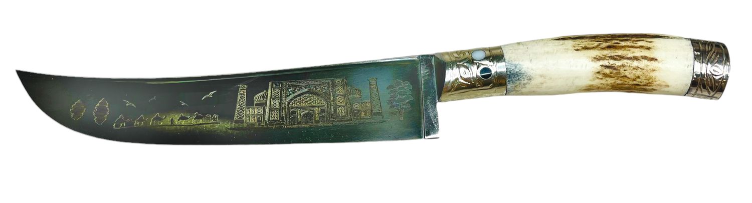 Uzbek knife Pchak, "Horn" handle, with engraving, blade 18-19 cm, total length 32-33 cm.