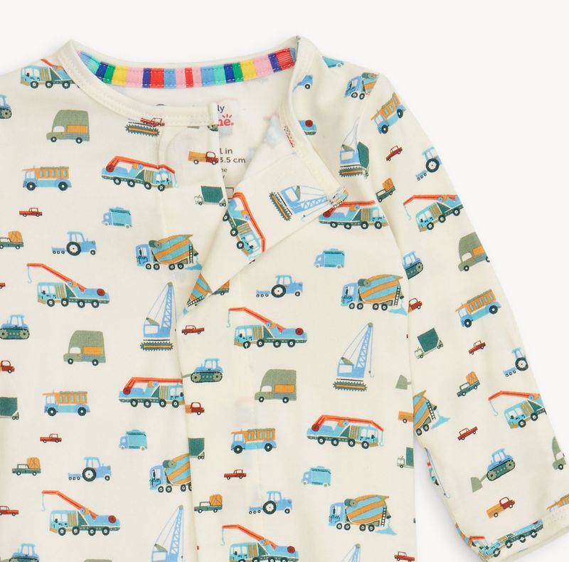 Dumps Like A Truck Modal Magnetic Footie