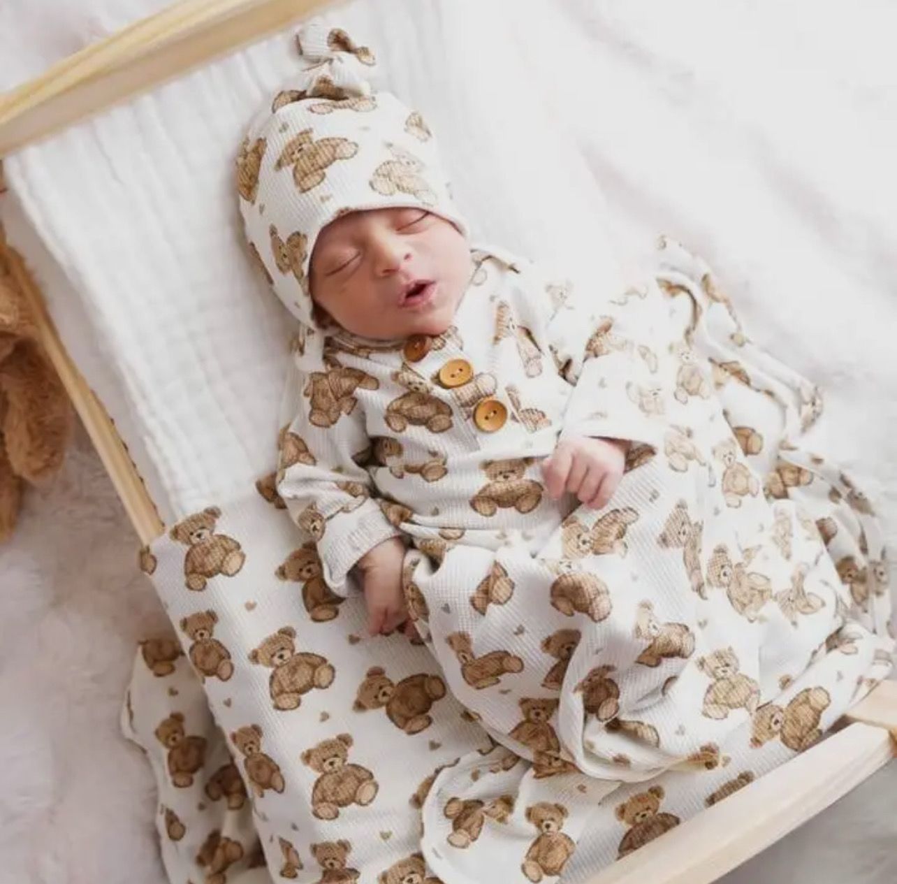 Beary Sweet Bamboo Waffle Newborn Baby Knot Gown &amp; Hat Set