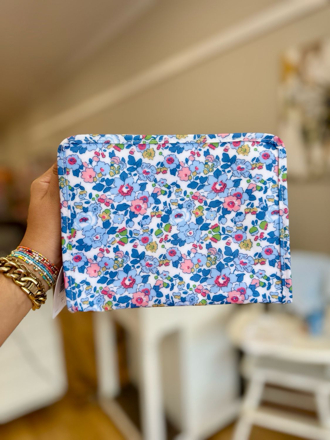 TRVL Medium Roadie- Bridgehampton Floral