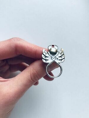 Sagė baltas angelas su sidabro spalva