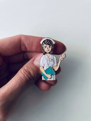 Sagė slaugytoja su segtuvu