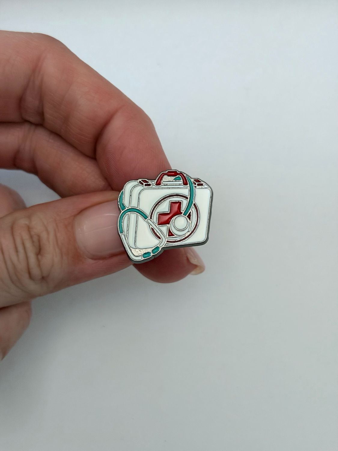 Sagė vaistų dėžutė su stetoskopu