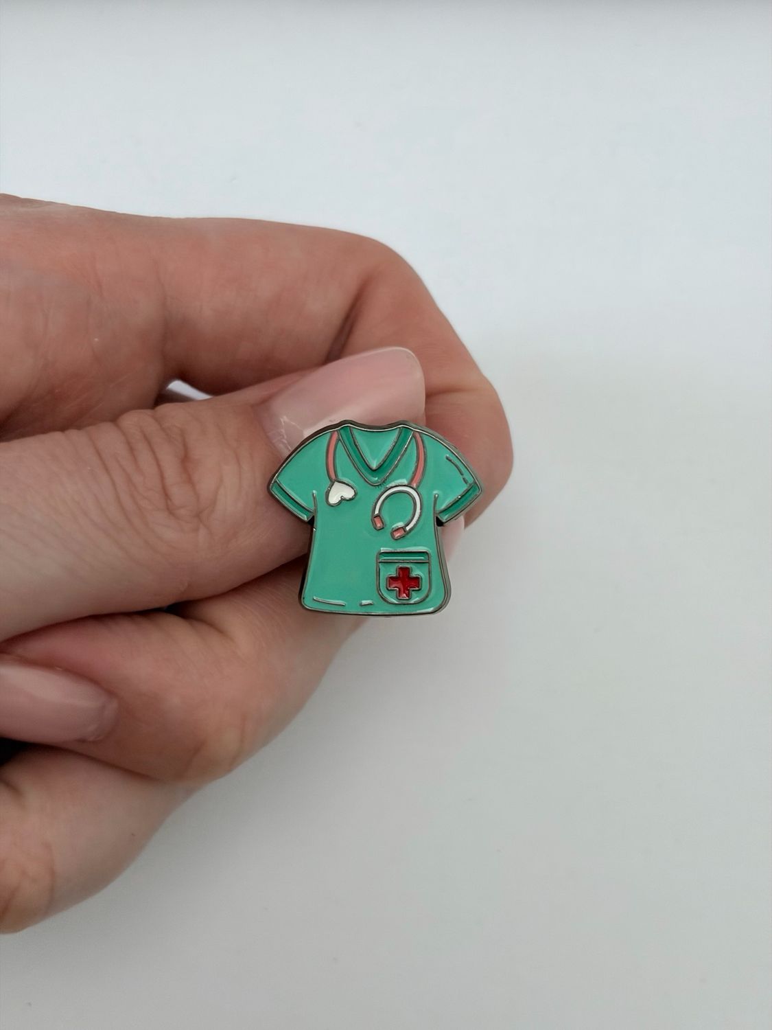 Sagė marškinėliai su stetoskopu