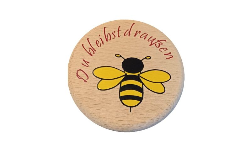 Getränkedeckel , Bierdeckel aus Buchenholz Biene muß draußen bleiben