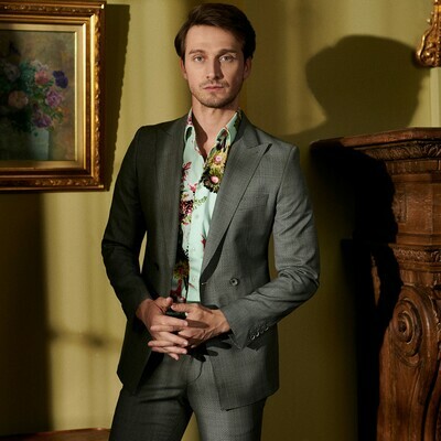 Tailored suit