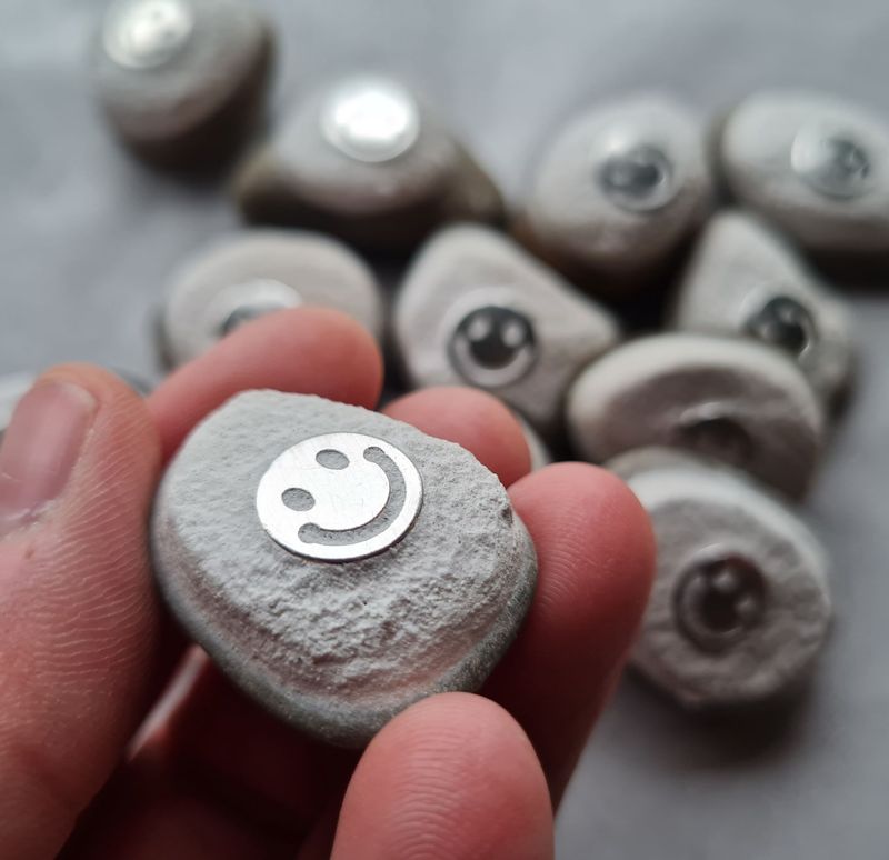 Mini Steine , Smily in silber
