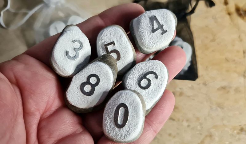Mini Steine , ZAHLEN in silber
