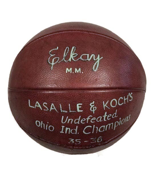 1935 - 1936 Trophy Basketball Spalding