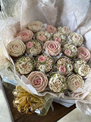 Exquisite 19 cupcake Romantic Floral Bouquet