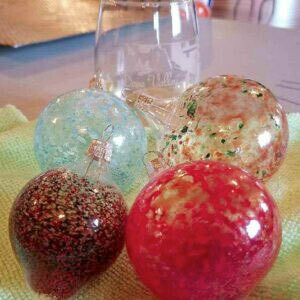 Dec.6th *Blown Glass Ornaments Workshop*12pm Dec.6th *Blown Glass Ornaments Workshop*12pm
