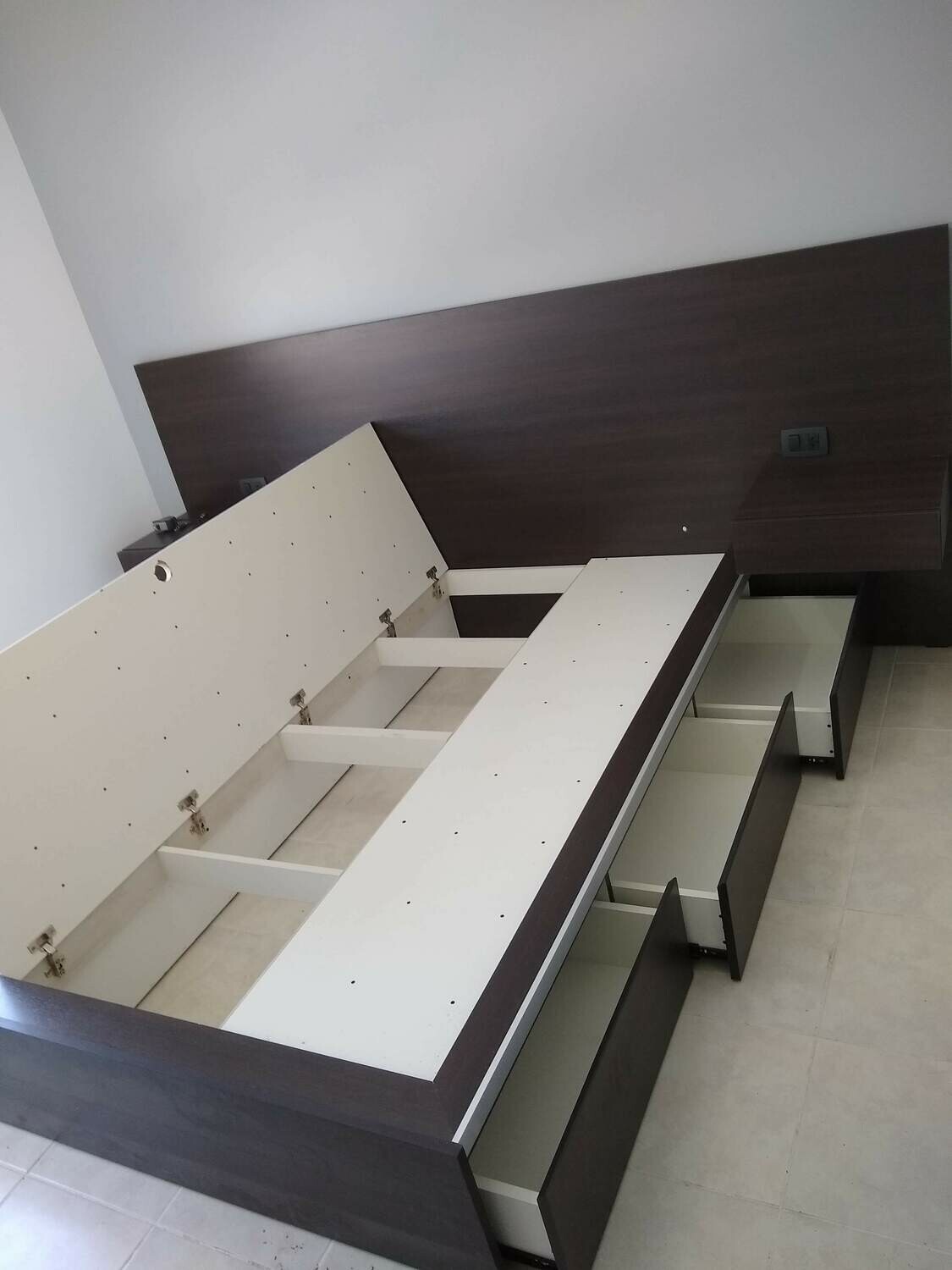 Cama Box Integral, con baulera y Seis Cajones