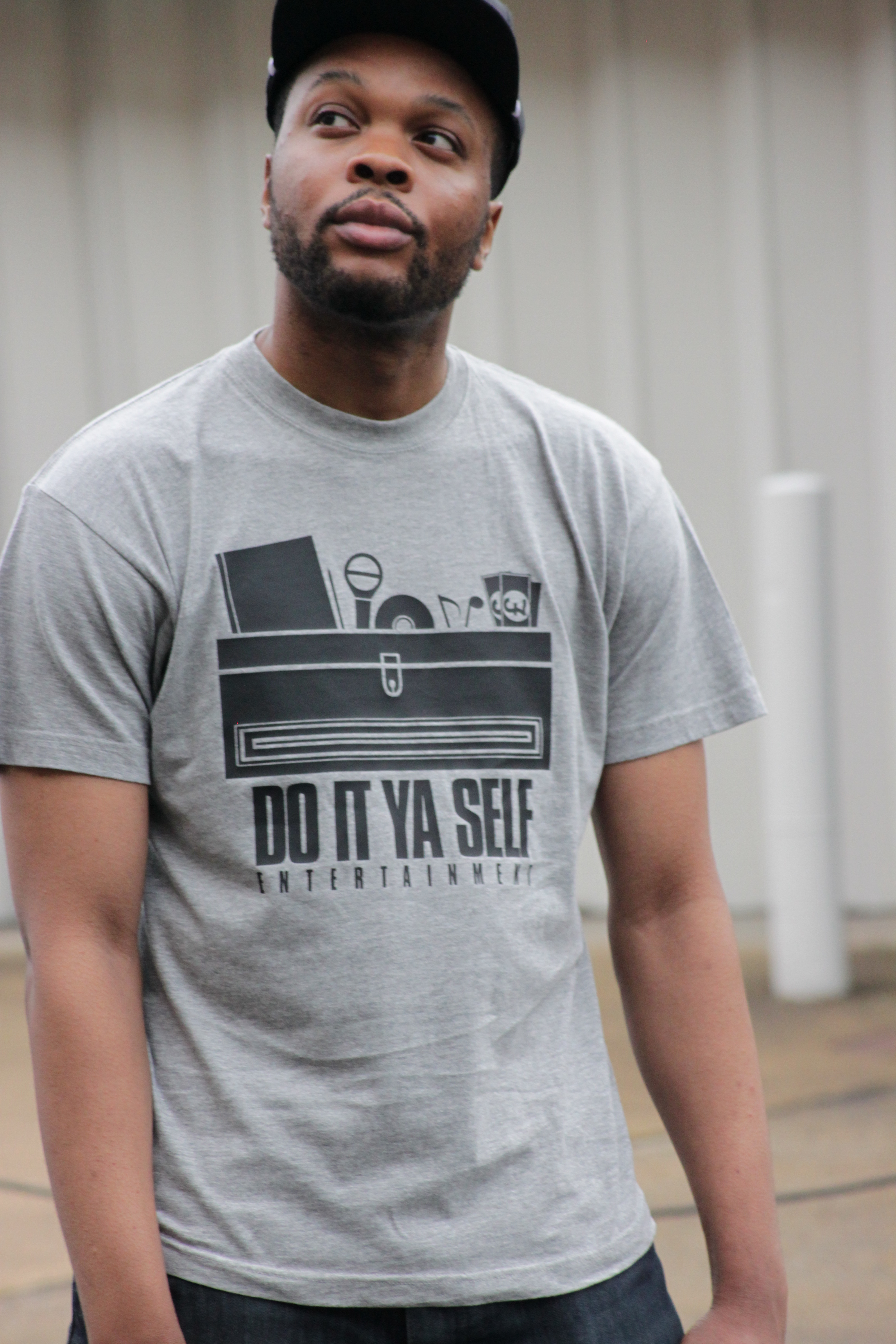 Do It Ya Self Entertainment : T-Shirt  Crewneck (Grey)