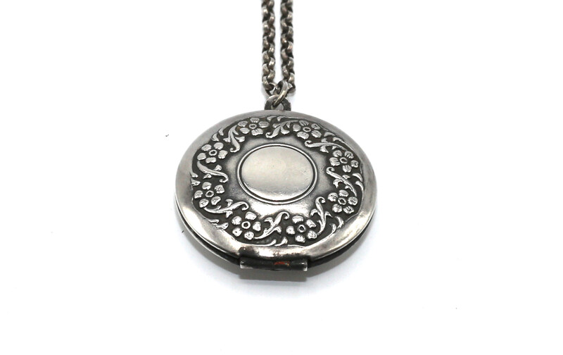 LOCKET MEDIUM ROUND Silver Flower Border