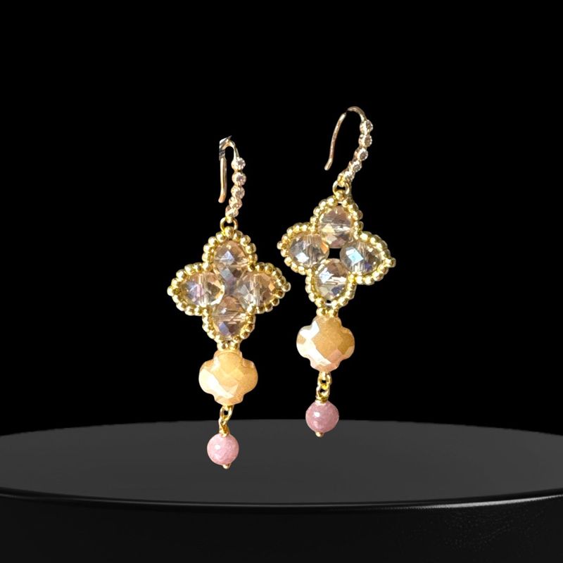 Aurora Fleur Ohrring in Beige und Achatperle
