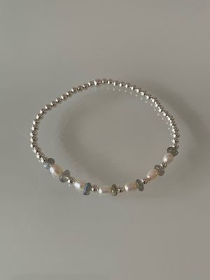 Labradorite With Freshwater Pearl And Sterling Silver Stretchy Bracelet.