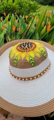 Sombreros colombianos pintados y bordados a mano