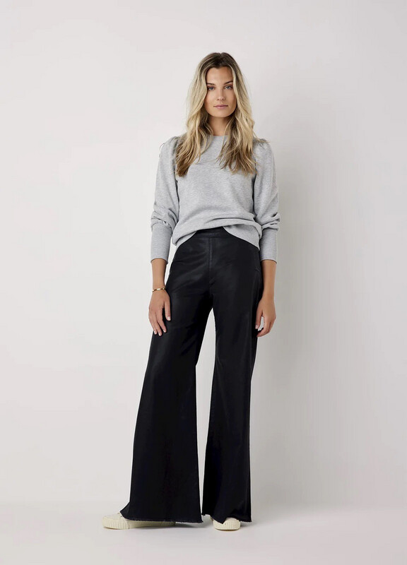 Coated Wide Leg Jeans