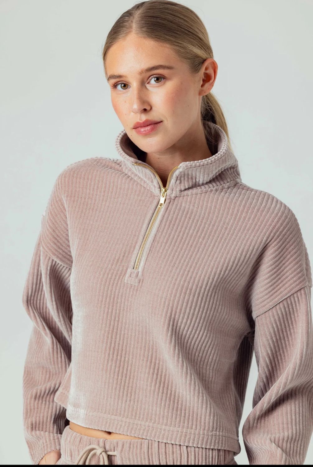 Jodie Pullover
