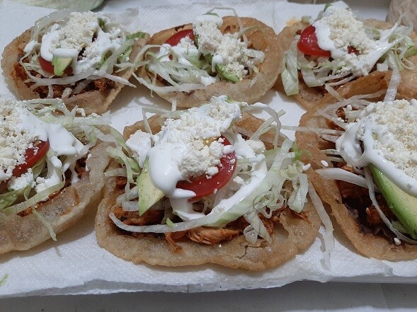 Salbutes de cochinita  (Orden 3)