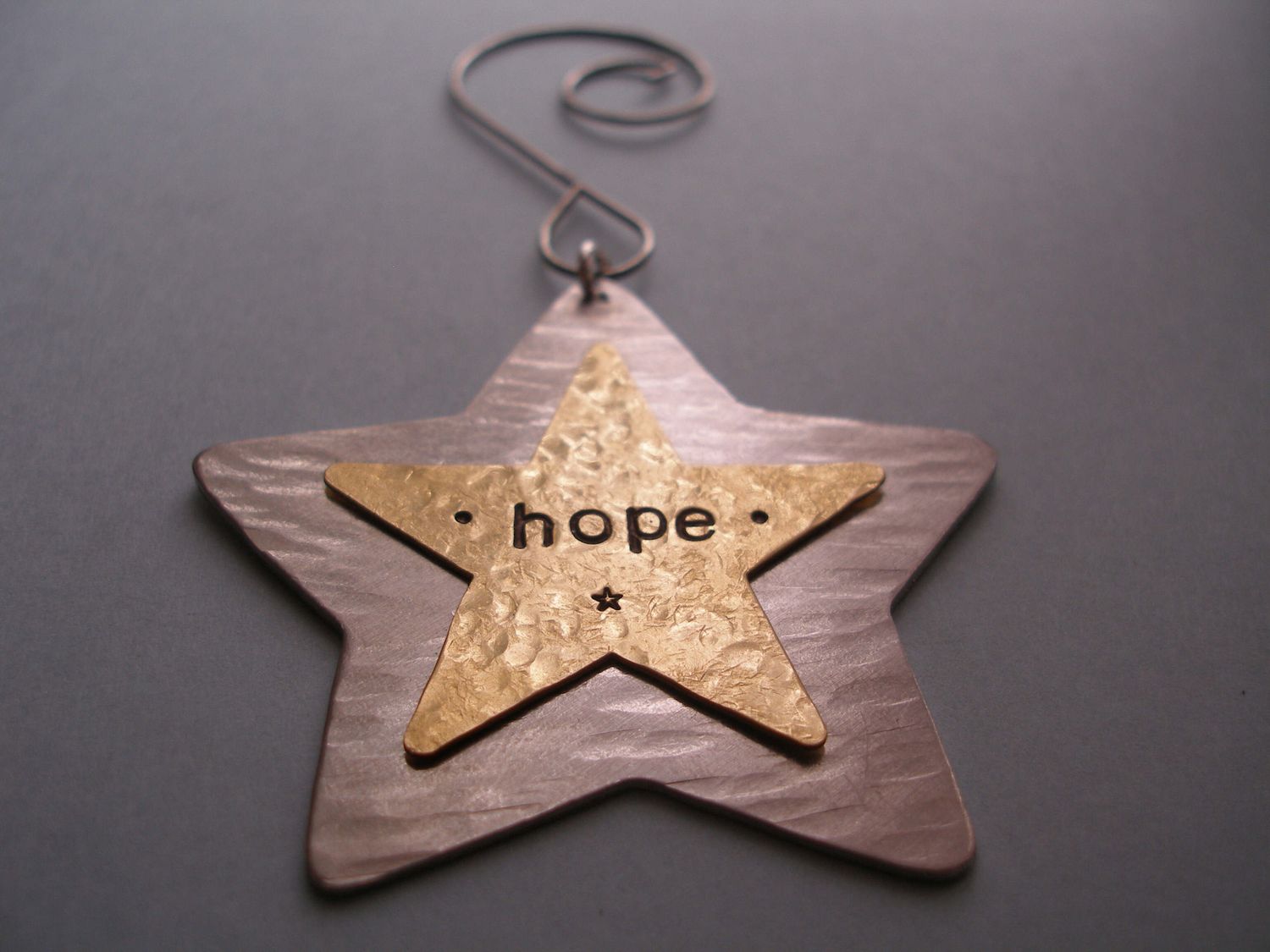 Never Give Up Hope *Star Ornament