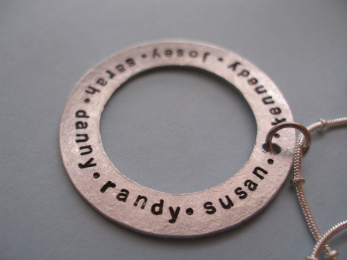 1 1/2&quot; simple name pendant